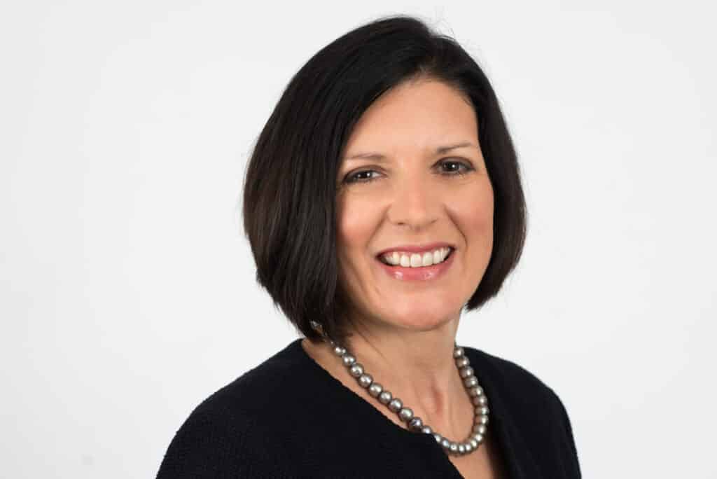 Lucinda Baier author Headshot